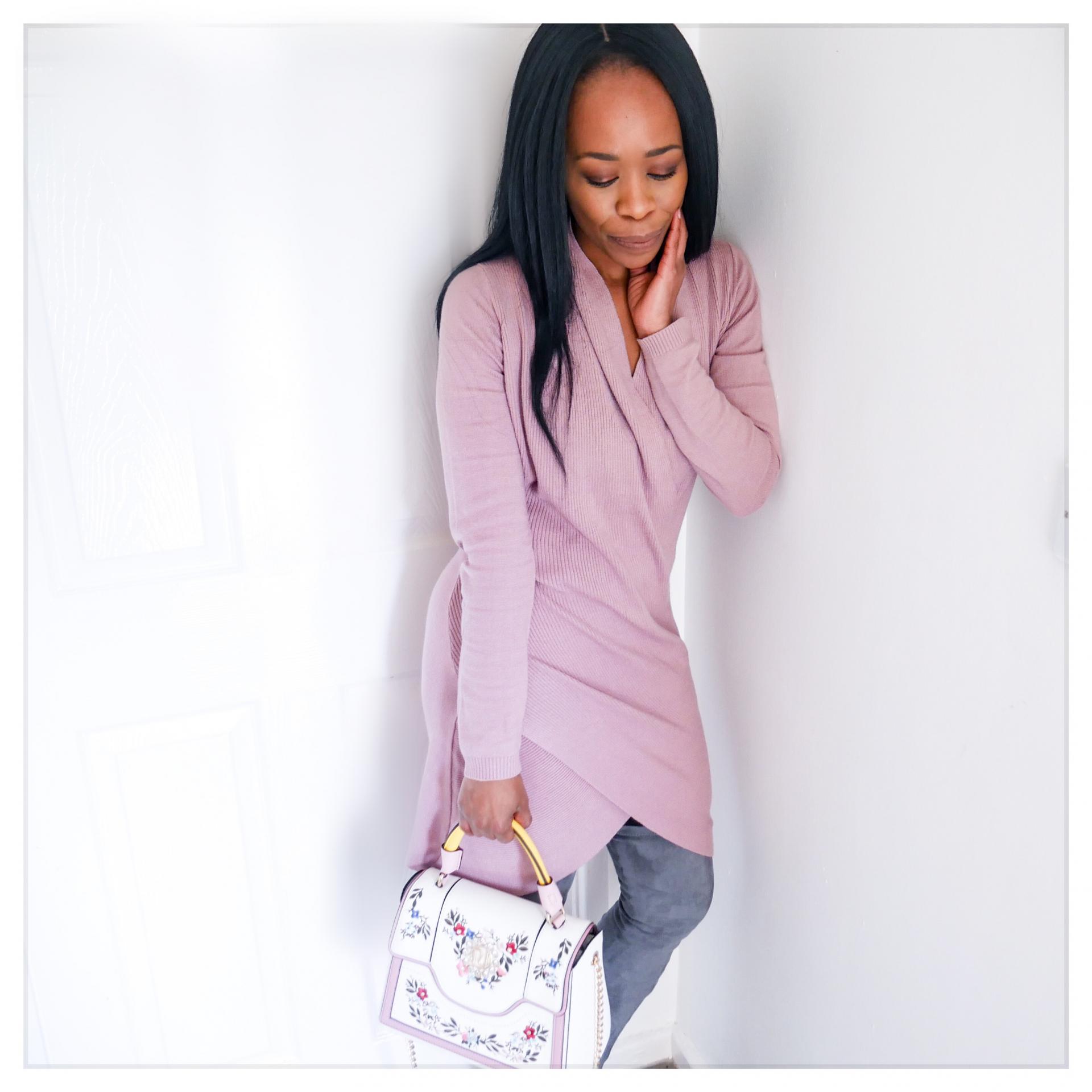 How to Wear Pastels 2019 Updated |Mauve Jumper Dress with Pastel Floral Bag| www.kittyandb.com #Lilac #Pastel #Chic #colourInspiration #OutfitInspiration #ColourPairing #Mauve #Embroidery #bag #PinkAesthetic