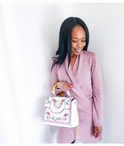 How to Wear Pastels 2019 Updated |Mauve Jumper Dress with Pastel Floral Bag| www.kittyandb.com #Lilac #Pastel #Chic #colourInspiration #OutfitInspiration #ColourPairing #Mauve #Embroidery #bag #PinkAesthetic