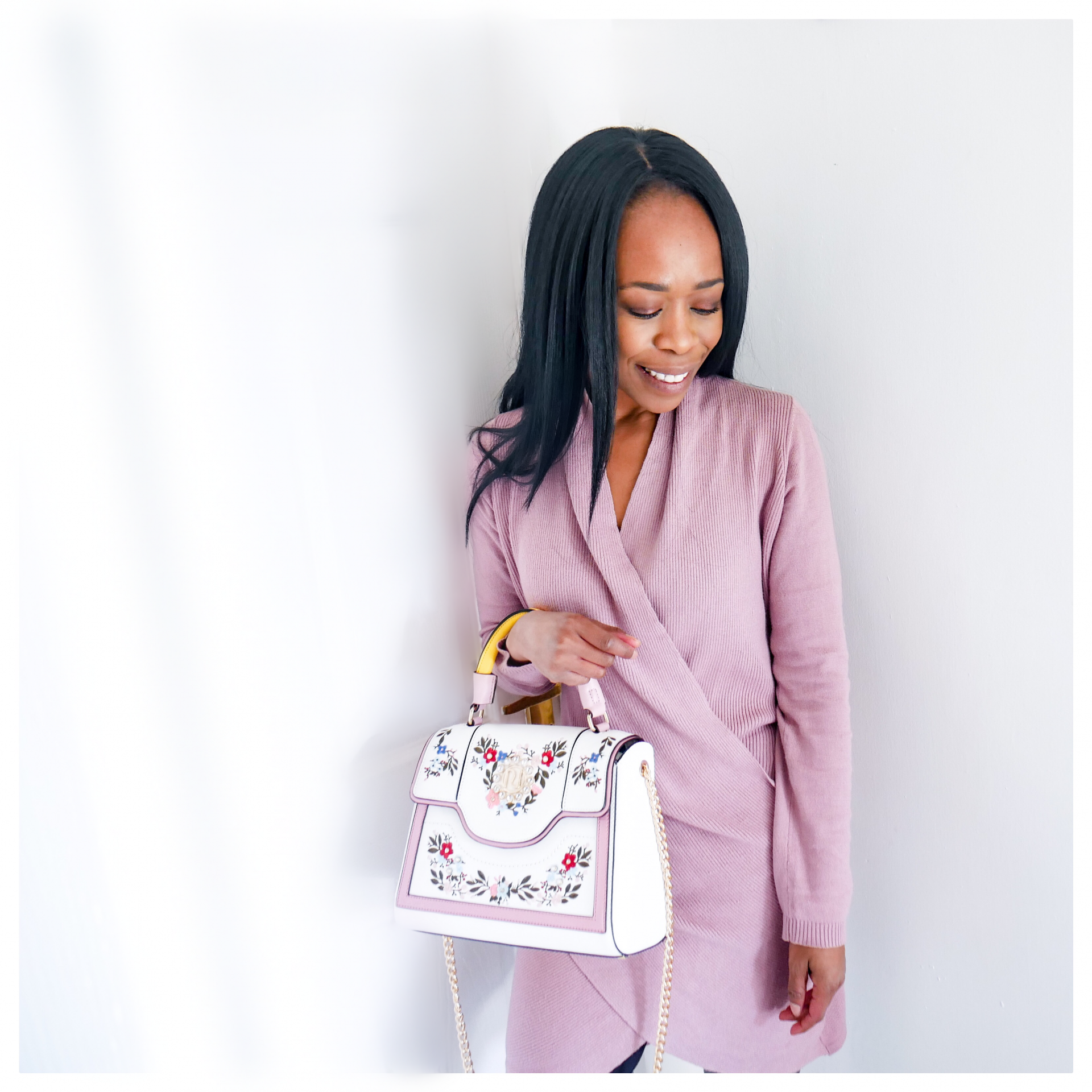 How to Wear Pastels 2019 Updated |Mauve Jumper Dress with Pastel Floral Bag| www.kittyandb.com #Lilac #Pastel #Chic #colourInspiration #OutfitInspiration #ColourPairing #Mauve #Embroidery #bag #PinkAesthetic