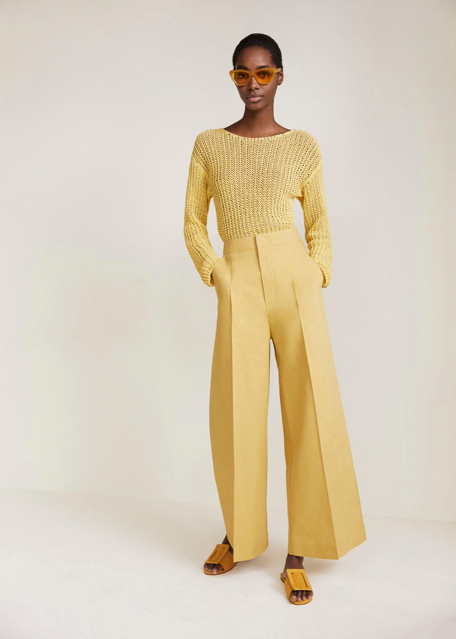 How to Wear Pastels 2019 Updated |Yellow on Yellow Tonal Monochrome| www.kittyandb.com #Yellow #Pastel #Chic #colourInspiration #OutfitInspiration #ColourPairing #monochrome #YellowAesthetic