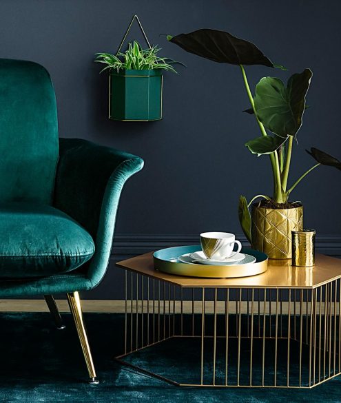 Green, gold and navy home decor inspiration| Today we're talking inspiration for adding green to your living room. Green is a really versatile colour to decorate your home with. But, which colours and tones work well? What kind of accessories work with green? This post gives you ideas for pulling together an elegant green colour palette and pieces for your home. Read more: kittyandb.com #greenlivingroom #greenaccessories #greencolorpalette #goldaccessories #interiordecoratinginspiration #greenaesthetic #greenandgold #navyandgreen