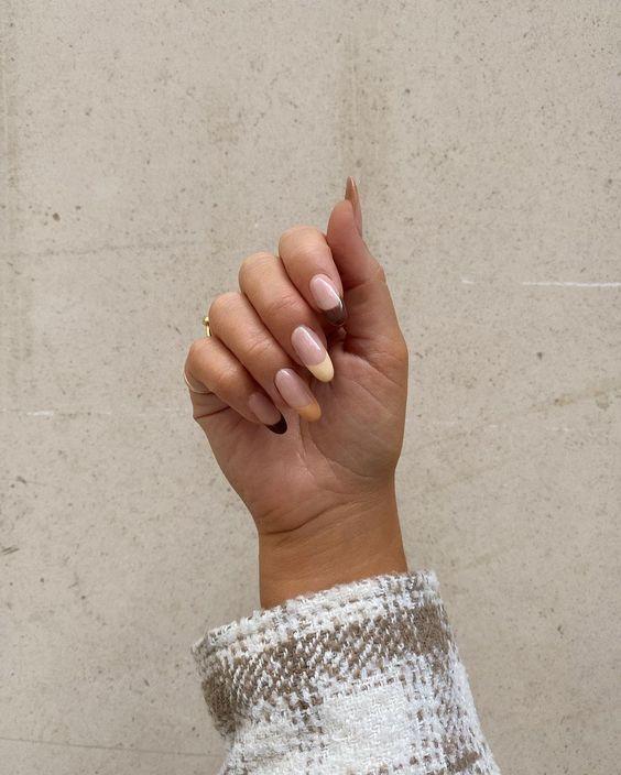 Brown Tonal French Manicure Tips| We love a classic French manicure, it's elegant and timeless. But, we also love classic with a twist. Here are all the alternative French manicure styles you need | www.kittyandb.com #Brown #BrownNails #NailArt #French #Tip #FrenchManicure #Nails #Monochrome